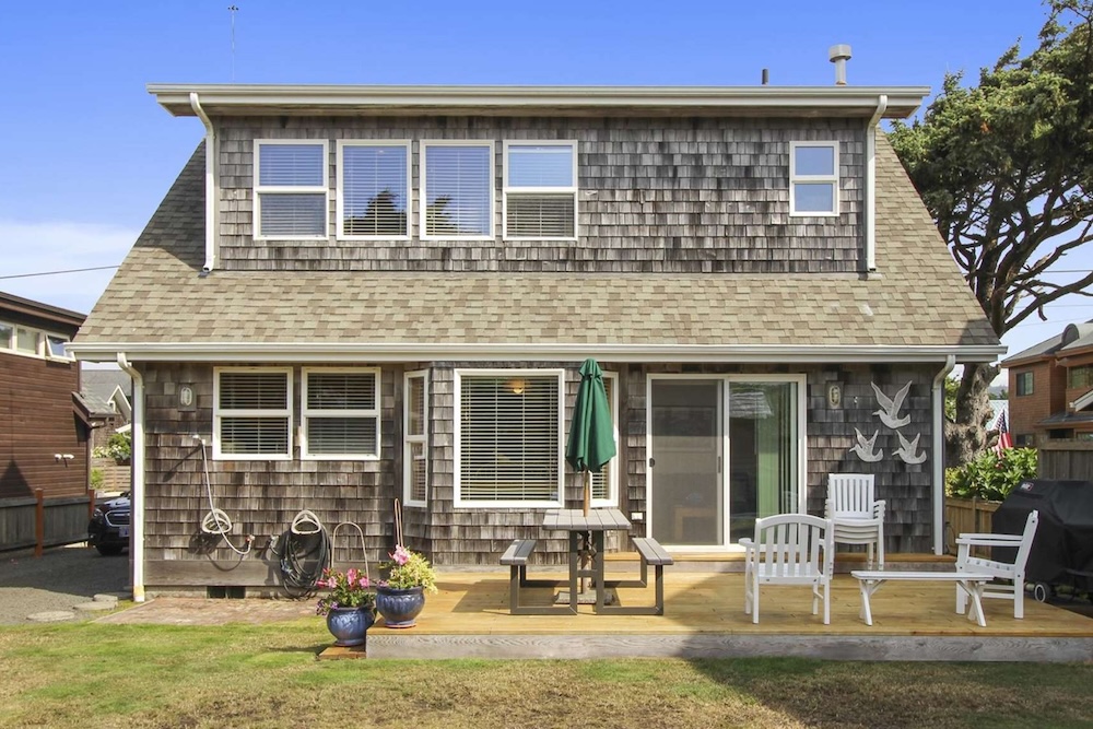 backyard view of Beachcomber vacation rental in Cannon Beach, Oregon