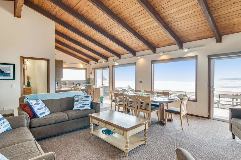 living room of Cannon Beach vacation rental 